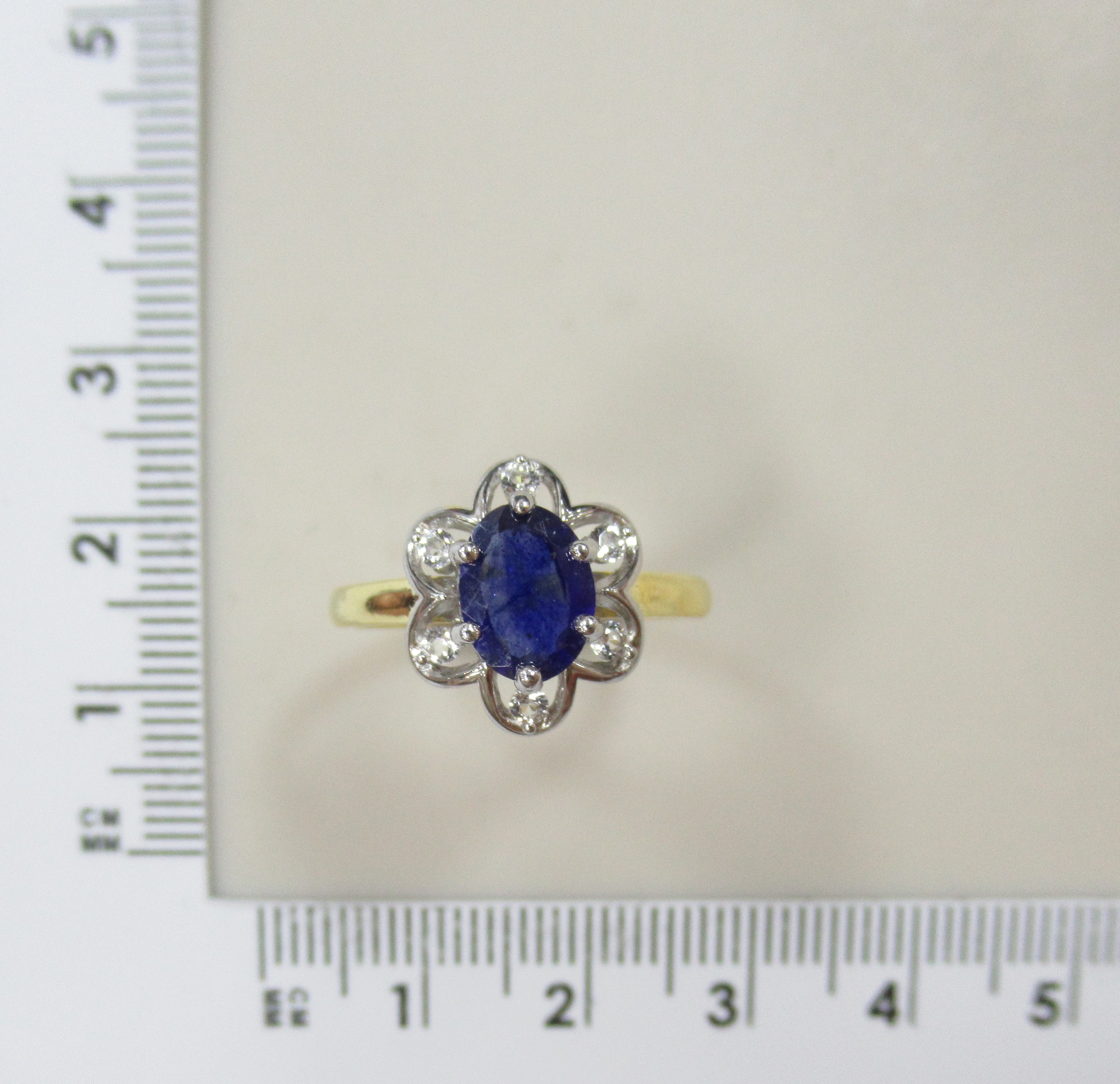 Серебряное кольцо с сапфиром "Цветок"